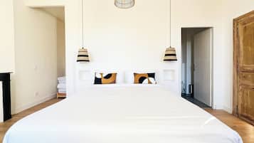 7 bedrooms, iron/ironing board, travel cot, WiFi