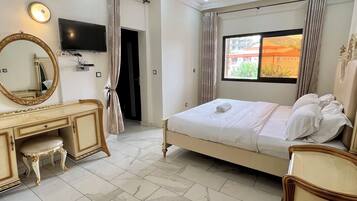 3 bedrooms, free WiFi, bed sheets