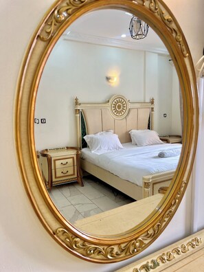 3 bedrooms, free WiFi, bed sheets - Lorena House, furnished apartment (Yaoundé)