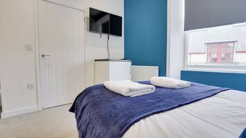 Deluxe Apartment | 1 bedroom, iron/ironing board, free WiFi
