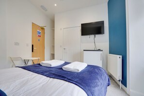 Deluxe Apartment | Iron/ironing board, free WiFi - Homesly Guest Rooms - 1 Bed Room Apt. (Berwick-upon-Tweed)