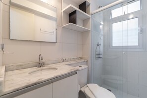 Douche, sèche-cheveux