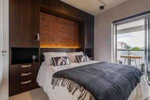 Fer et planche à repasser, Wi-Fi gratuit, draps fournis