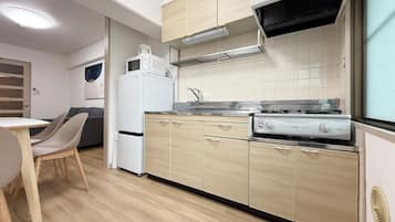 Family Apartment, Non Smoking | Private kitchenette