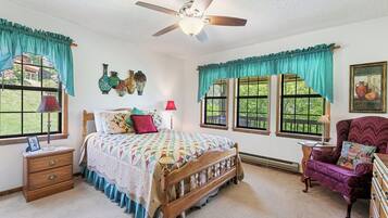 2 bedrooms, iron/ironing board, WiFi (free), bed sheets