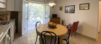 THREE-ROOM APARTMENT SLEEPS 3 IN THE NEW TOWN AREA - Ref. Costa