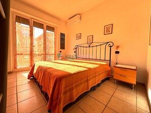 1 bedroom, iron/ironing board - Central area close to the beach (San Vincenzo)