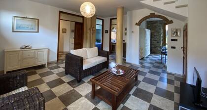 Apartment in villa with garden