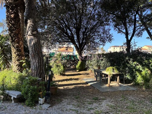 5 beds in a prestigious villa