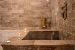 Un sauna, baño turco, aguas termales/minerales, baño turco/hammam