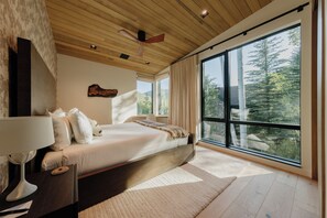 5 bedrooms, desk, iron/ironing board, free WiFi