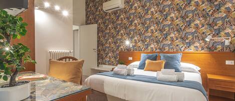 Chambre (Cedro Suite) | Bureau, espace de travail pour ordinateurs portables