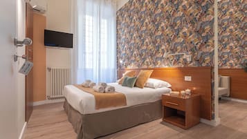 Bureau, espace de travail pour ordinateur portable, rideaux occultants