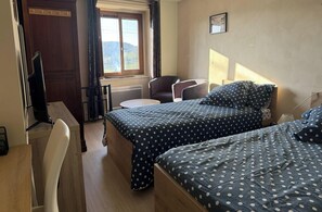 2 slaapkamers, een bureau, gratis wifi, beddengoed