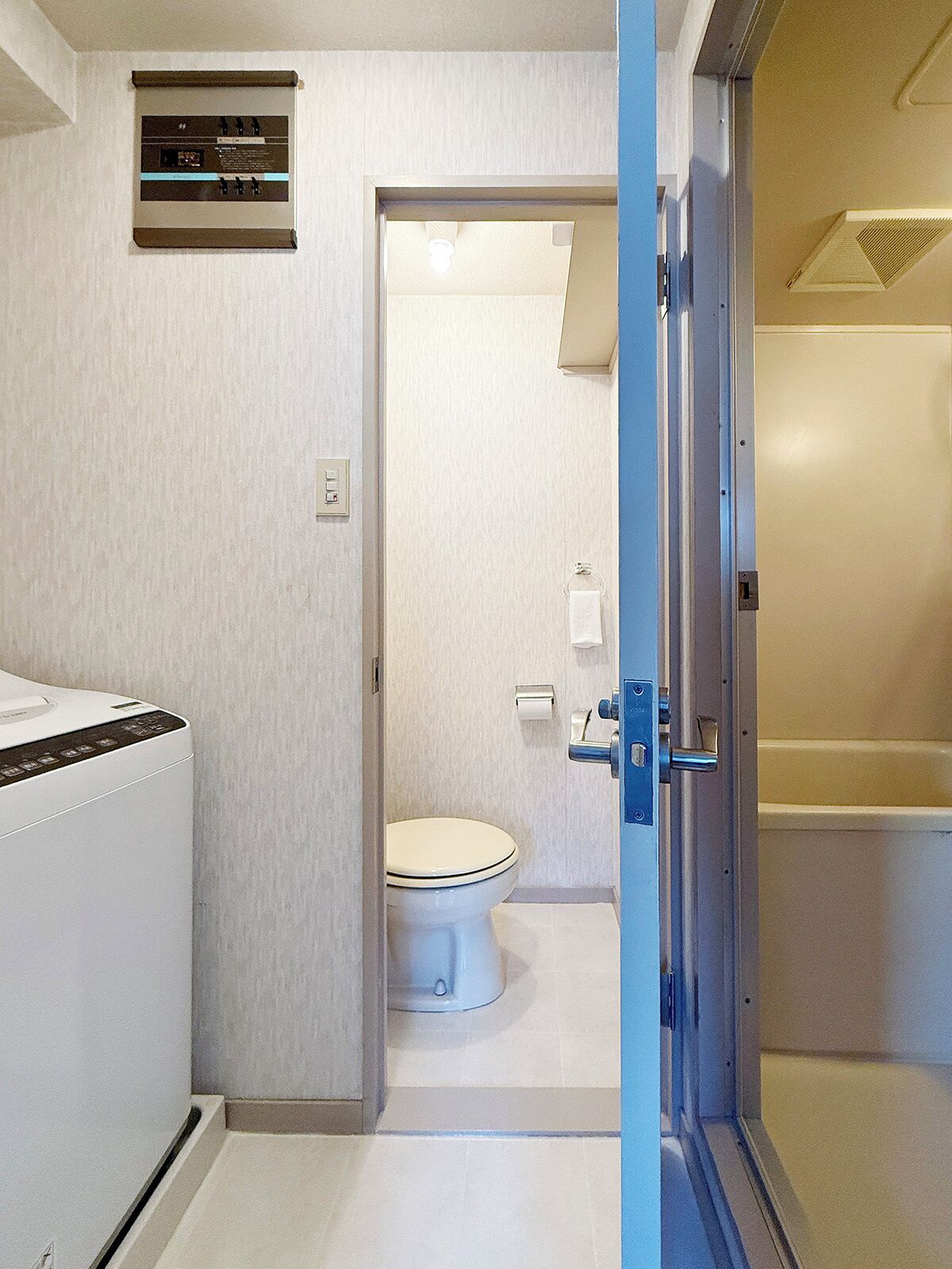Basic Apartment | Bathroom | Free toiletries, hair dryer, slippers, towels