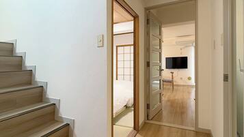 Apartemen Deluks | Setrika/meja setrika dan Wi-Fi gratis