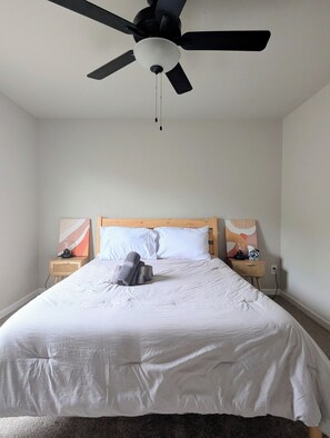 3 bedrooms, iron/ironing board, free WiFi, bed sheets