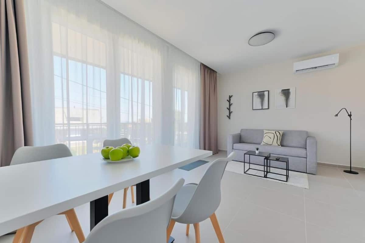 Apartment, Balcony