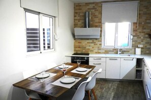 Fridge, microwave, oven, stovetop - Angelica Residence (Gennadi)
