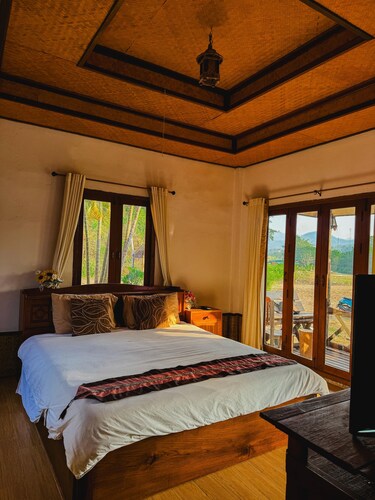 Cabin In Pai with River view with AC