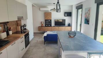 Fridge, microwave, oven, dishwasher