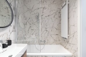 Bathroom - Lion Apartments - Scala City Center IA (Gdansk)