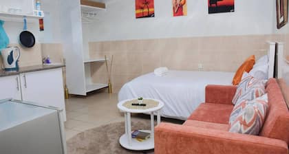 Room-sappire Suits- Cozy Room With Own F