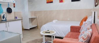 Room-sappire Suits- Cozy Room With Own F