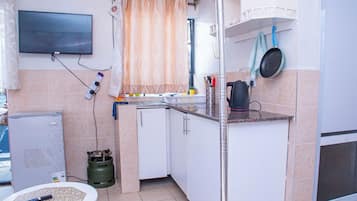 Room, 1 Bedroom, Accessible, Smoking | Room amenity