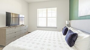1 bedroom, desk, iron/ironing board, WiFi - Landing | Amazing 1BD, Gym, Courtyard (Denton)