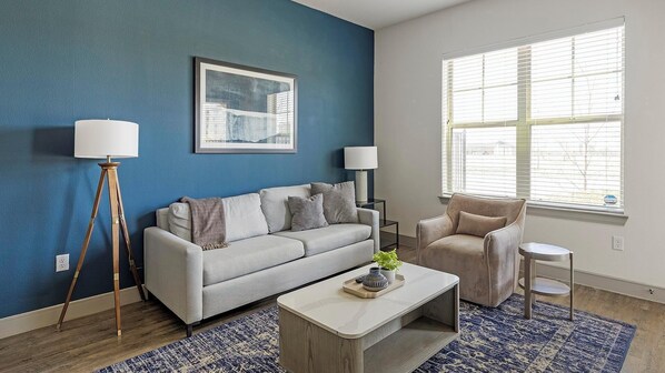 Smart TV - Landing | Amazing 1BD, Gym, Courtyard (Denton)