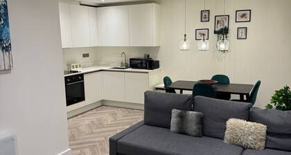 Bright & Spacious Apartment in St Albans