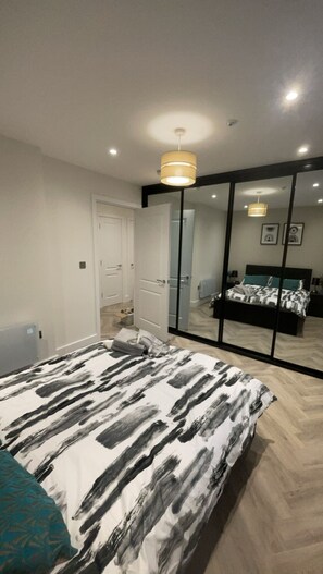 1 habitación, tabla de planchar con plancha y wifi gratis 