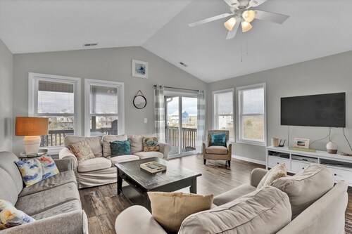 421-A&B N New River Drive