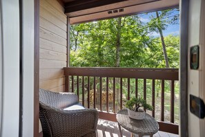 Property grounds - New Listing - Cape Royale Tree House w/ Fire Pit – Direct Lake Access (Coldspring)