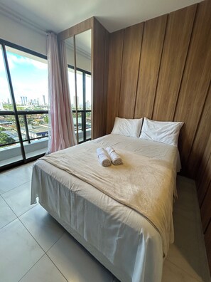 Laptop workspace, blackout drapes, free WiFi, bed sheets