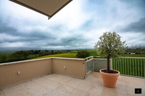 Terrace/patio - Air-conditioned apartment in greenery in a structure swimming pool and E-bike (Lazio)