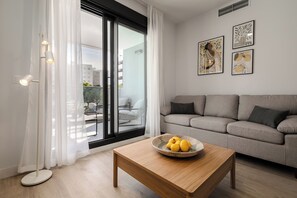 Smart TV, books - New cozy apartment in Estepona center (free parking) (Estepona)