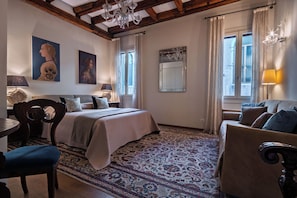 Superior Apartment, 2 Bedrooms, Canal View