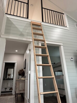 Interior - Beach house w/ breathtaking sunset views - Romantic getaway or family retreat! (Gilchrist)