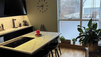 Microwave, oven, stovetop, dishwasher
