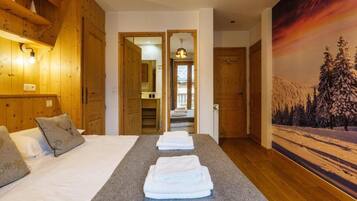 5 slaapkamers, een strijkplank/strijkijzer, wifi, beddengoed