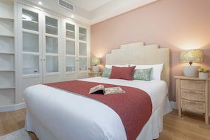 4 chambres, fer et planche à repasser, accès au Wi-Fi (inclus)