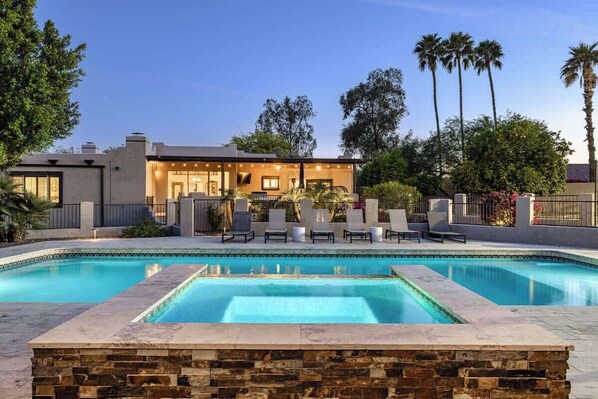 Pool - Peak View Paradise: Sports court & Lush grounds (Scottsdale)