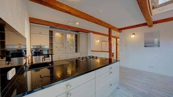 Fridge, microwave, stovetop, dishwasher