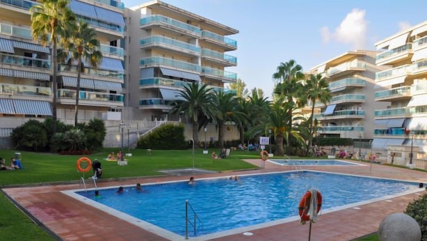 Pool - Global Village Park - By Global Rental Holidays 8091 (Salou)