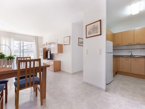 House, 3 Bedrooms, Terrace | Private kitchen - Global Village Park - By Global Rental Holidays 8091 (Salou)
