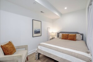 Apartment, 1 Bedroom, Non Smoking | 1 bedroom, iron/ironing board, free WiFi - Capitol Hill Suites - Unit 3 (Washington)