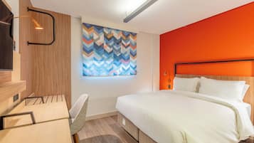Standard Casal - 1 Cama Queen | In-room safe, individually furnished, desk, laptop workspace