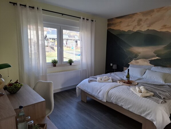 8 chambres, fer et planche à repasser, lit parapluie, Wi-Fi gratuit